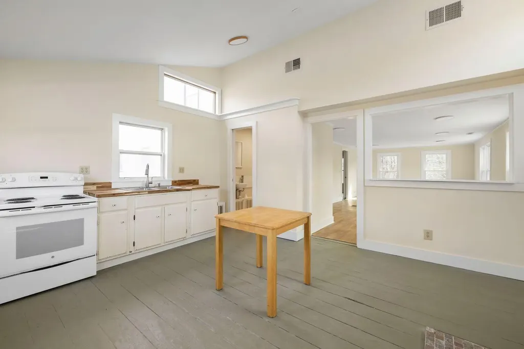 815 Depot Street Waldoboro ME 04572