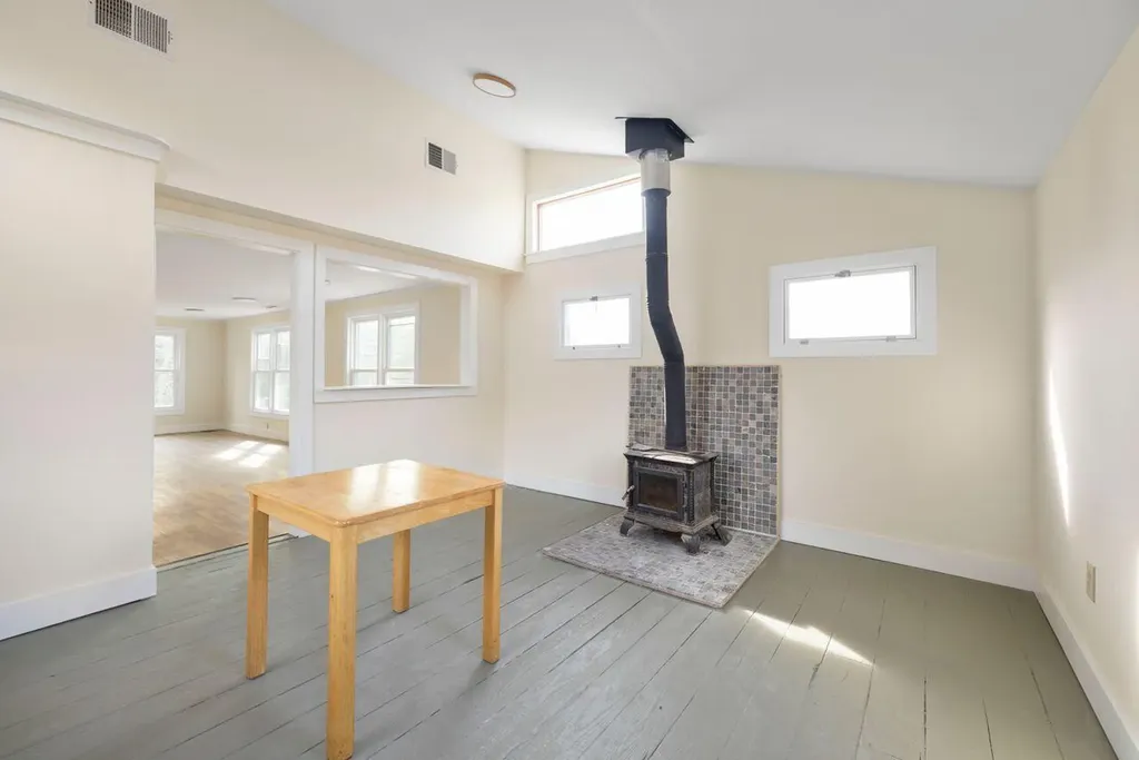 815 Depot Street Waldoboro ME 04572