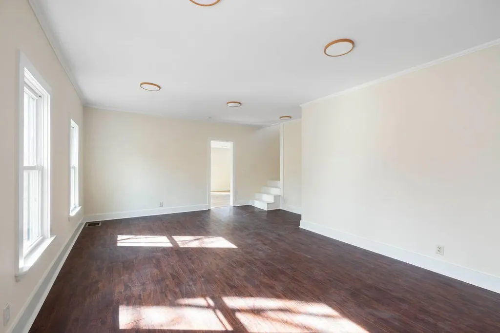 815 Depot Street Waldoboro ME 04572