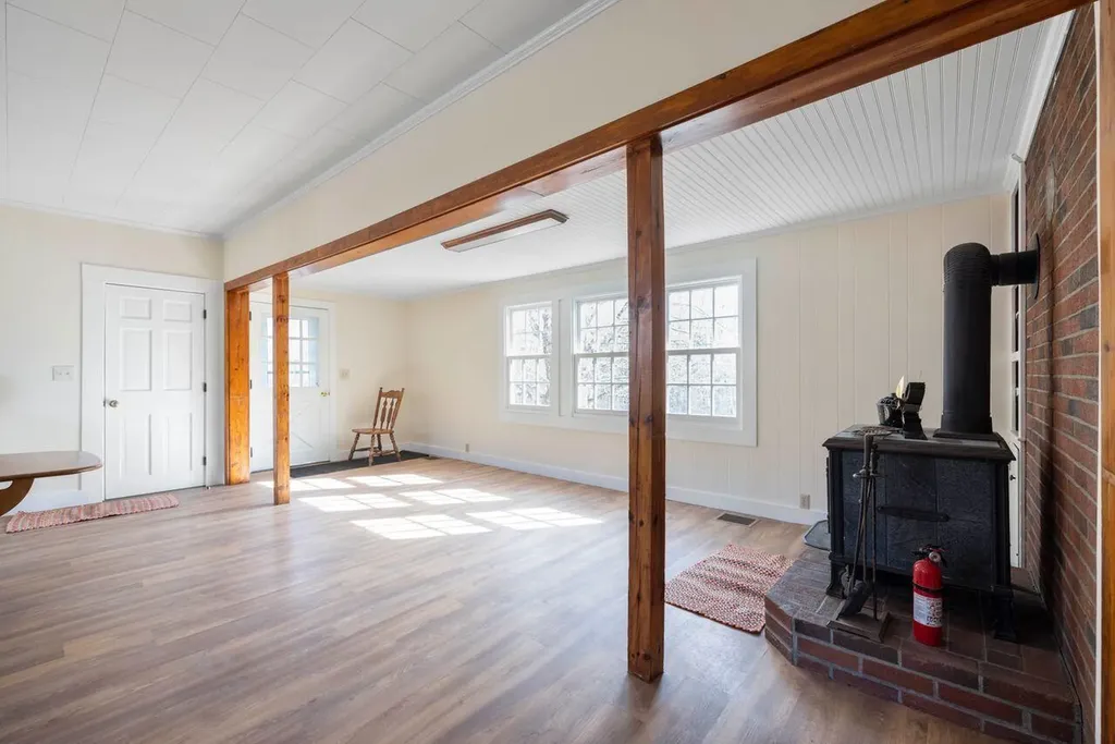 815 Depot Street Waldoboro ME 04572
