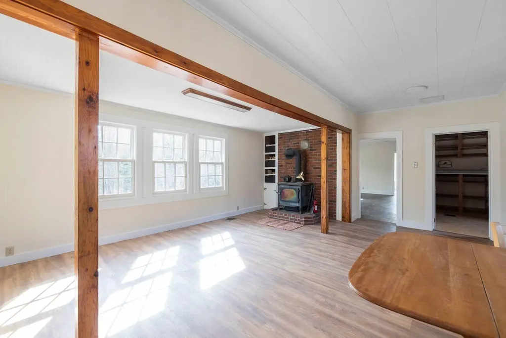 815 Depot Street Waldoboro ME 04572