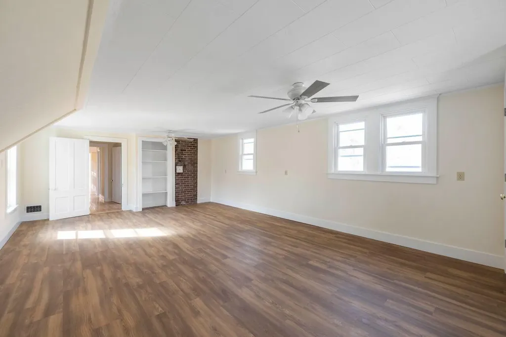 815 Depot Street Waldoboro ME 04572