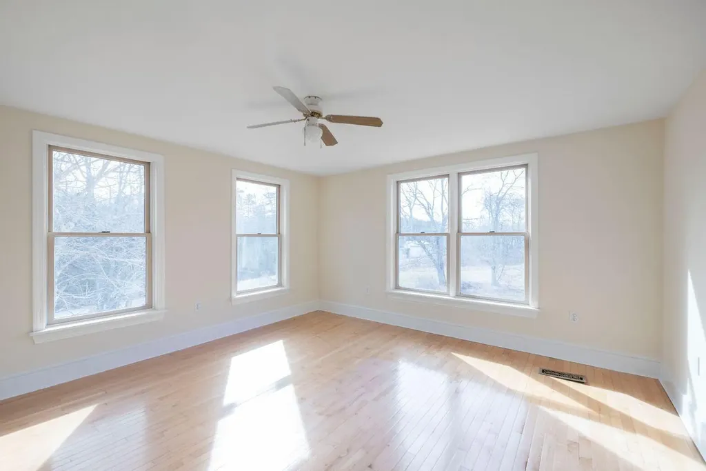 815 Depot Street Waldoboro ME 04572