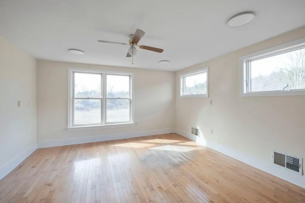 815 Depot Street Waldoboro ME 04572