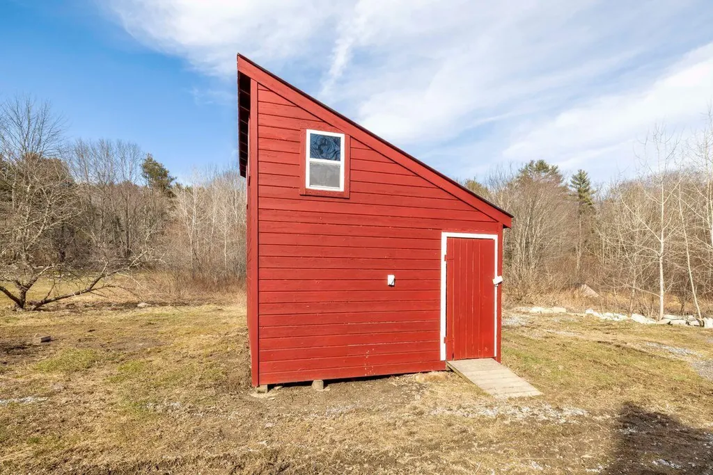 815 Depot Street Waldoboro ME 04572