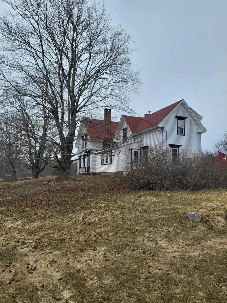 815 Depot Street Waldoboro ME 04572