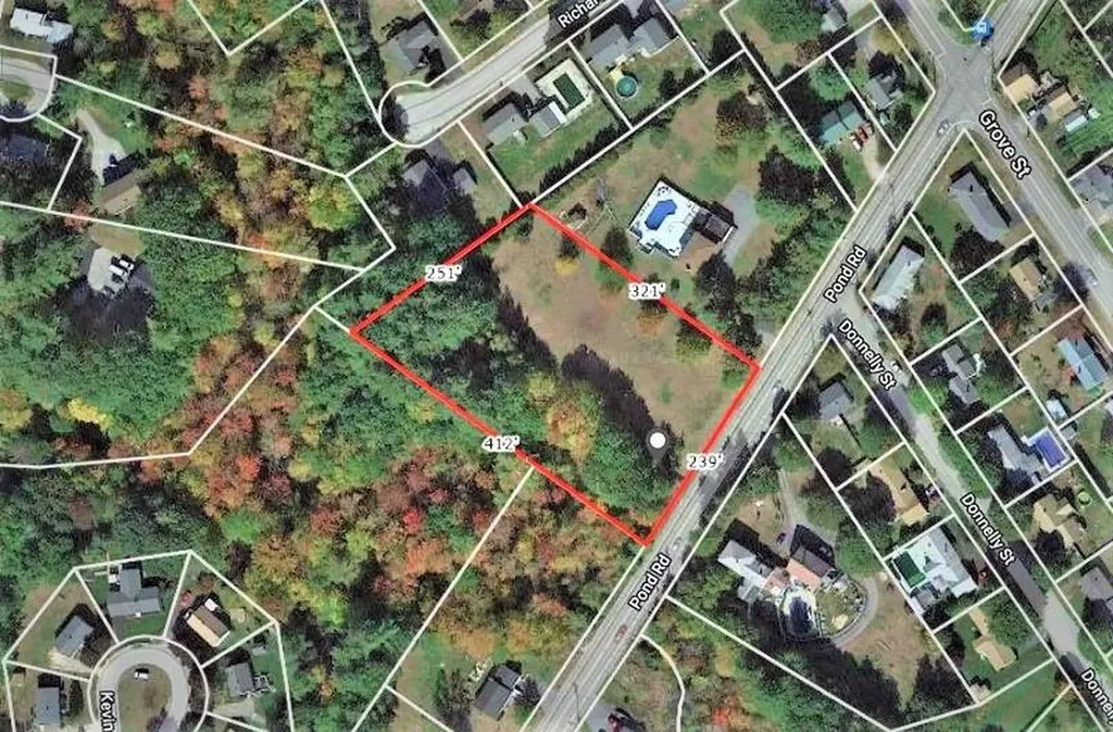 236 Pond Road Lewiston ME 04240