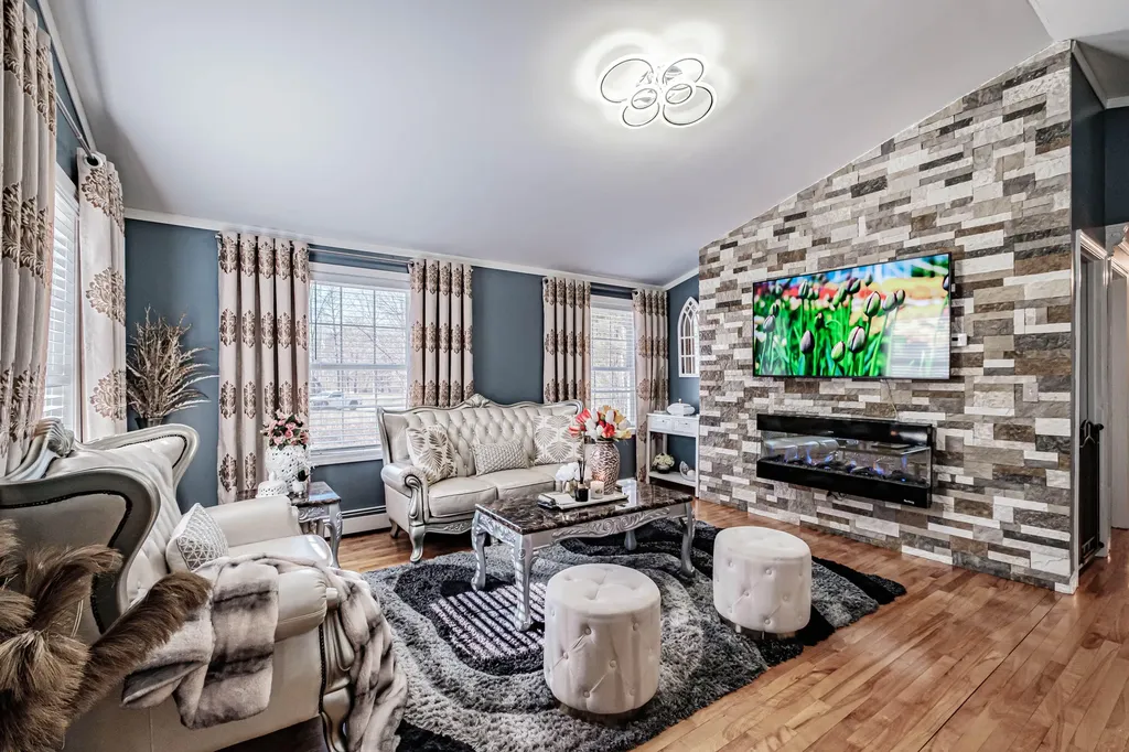 19 Holly Lane Windham ME 04062