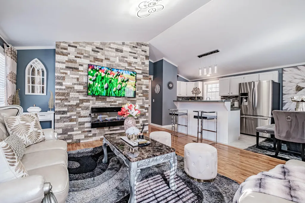 19 Holly Lane Windham ME 04062