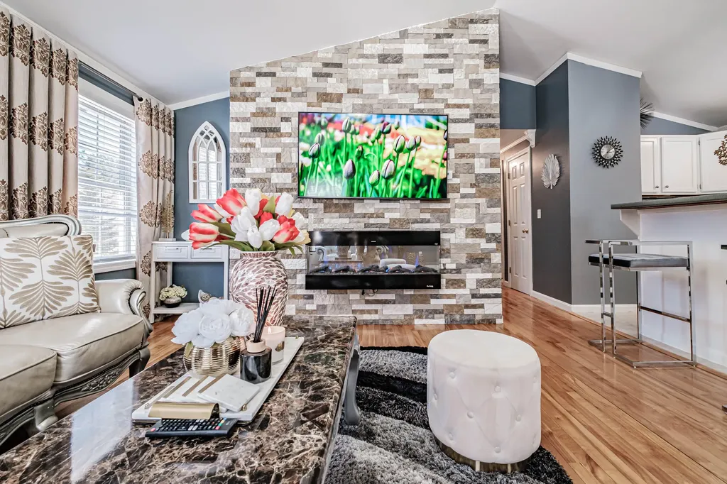 19 Holly Lane Windham ME 04062