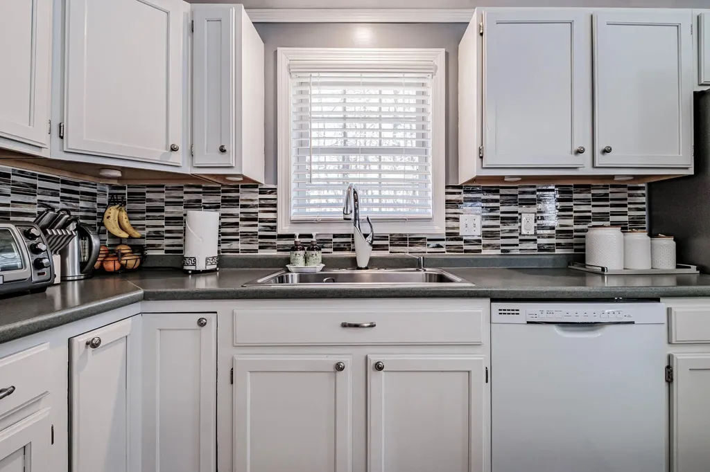 19 Holly Lane Windham ME 04062