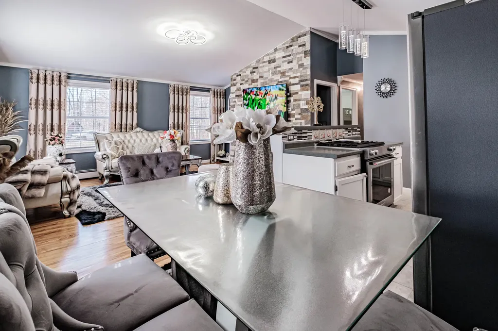 19 Holly Lane Windham ME 04062
