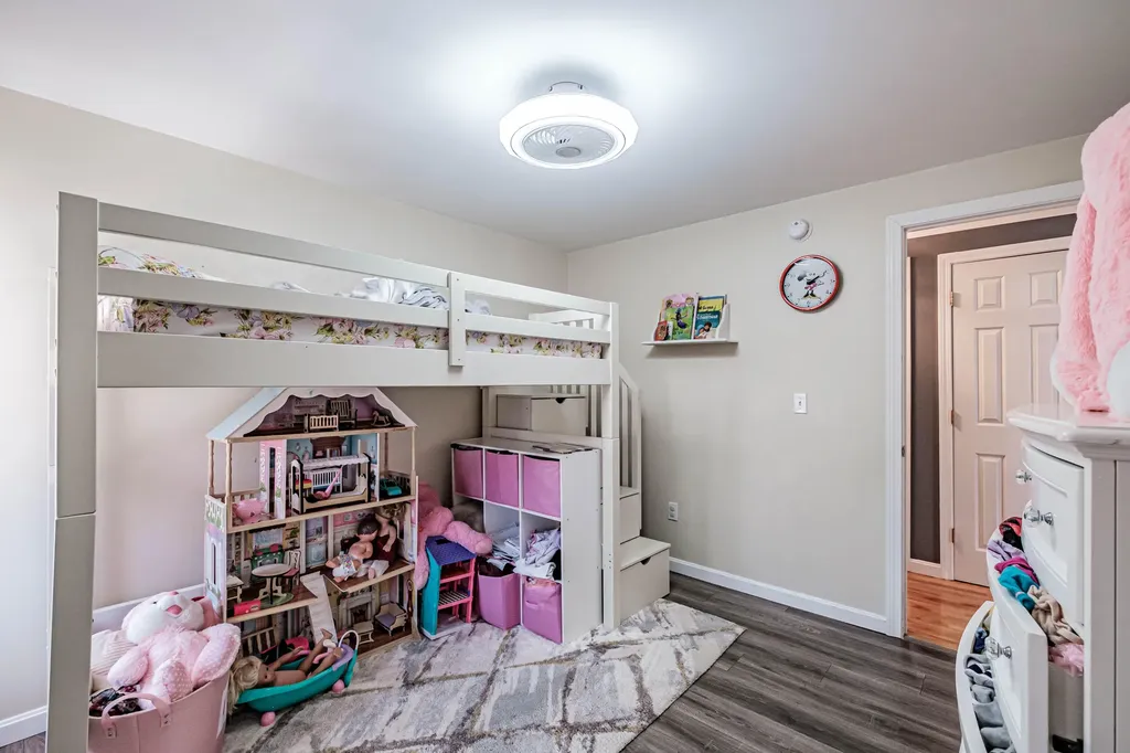 19 Holly Lane Windham ME 04062