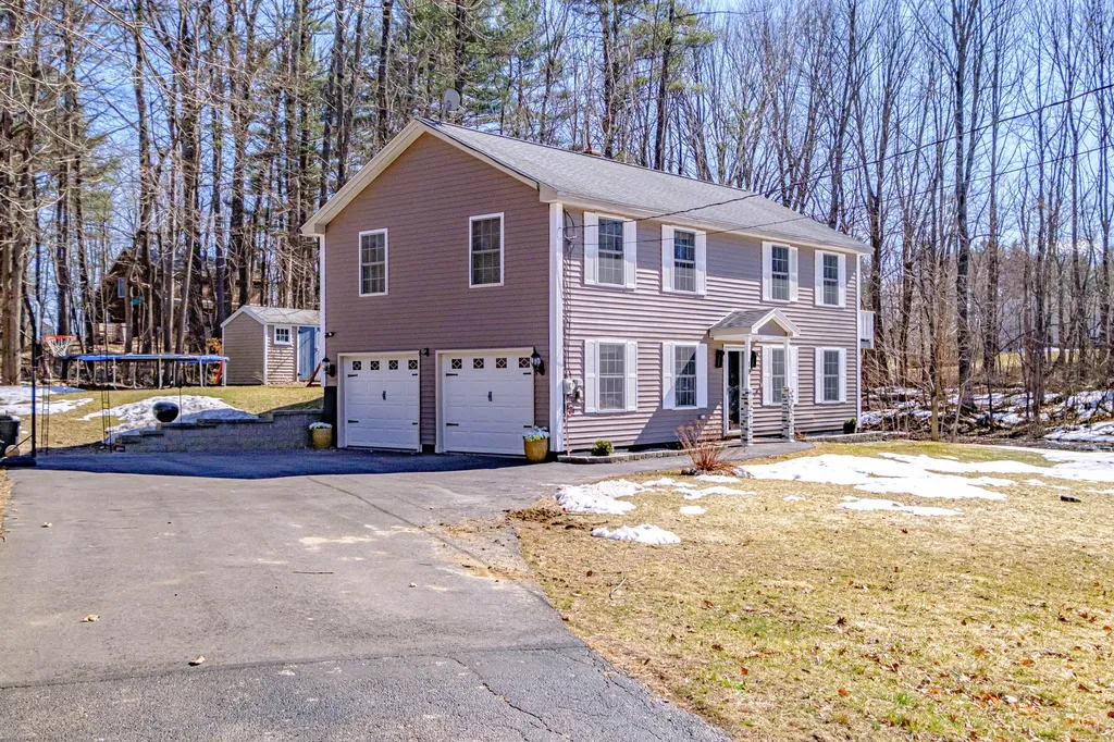 19 Holly Lane Windham ME 04062