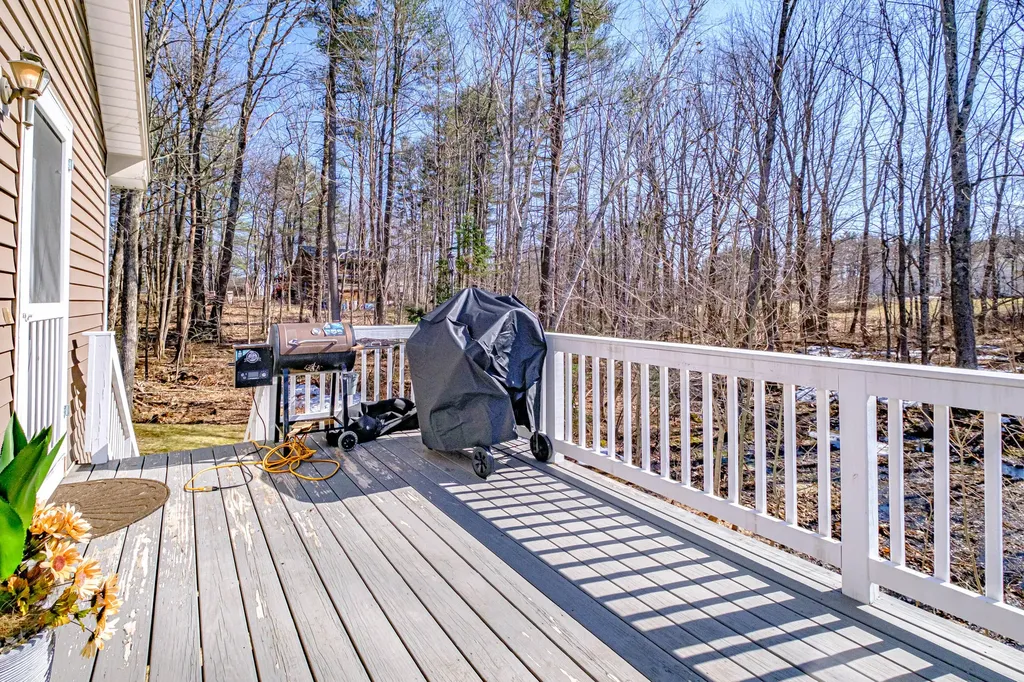 19 Holly Lane Windham ME 04062