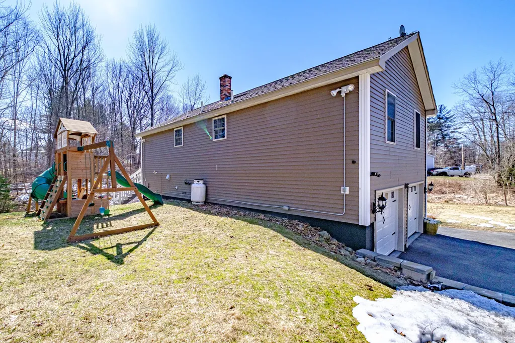 19 Holly Lane Windham ME 04062