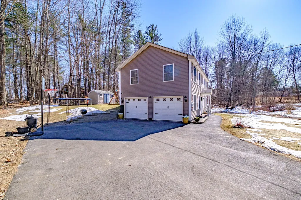 19 Holly Lane Windham ME 04062