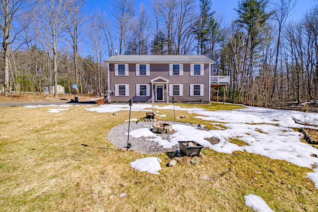19 Holly Lane Windham ME 04062