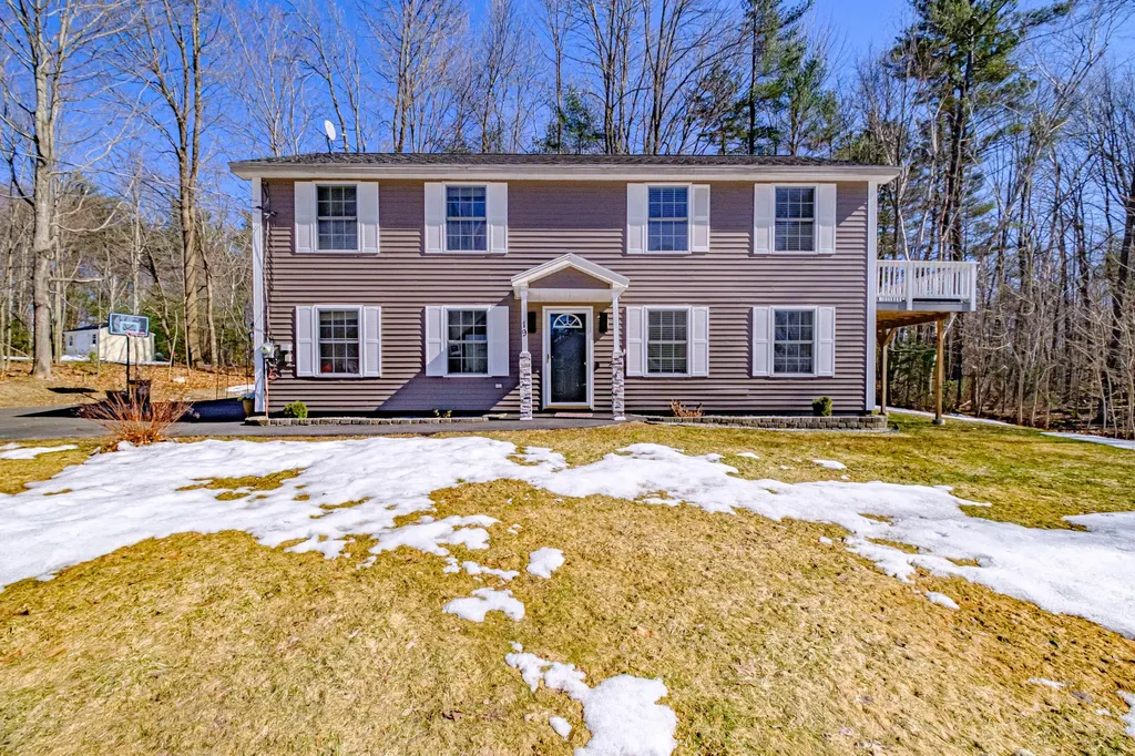 19 Holly Lane Windham ME 04062