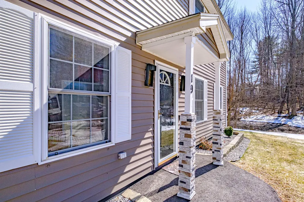 19 Holly Lane Windham ME 04062
