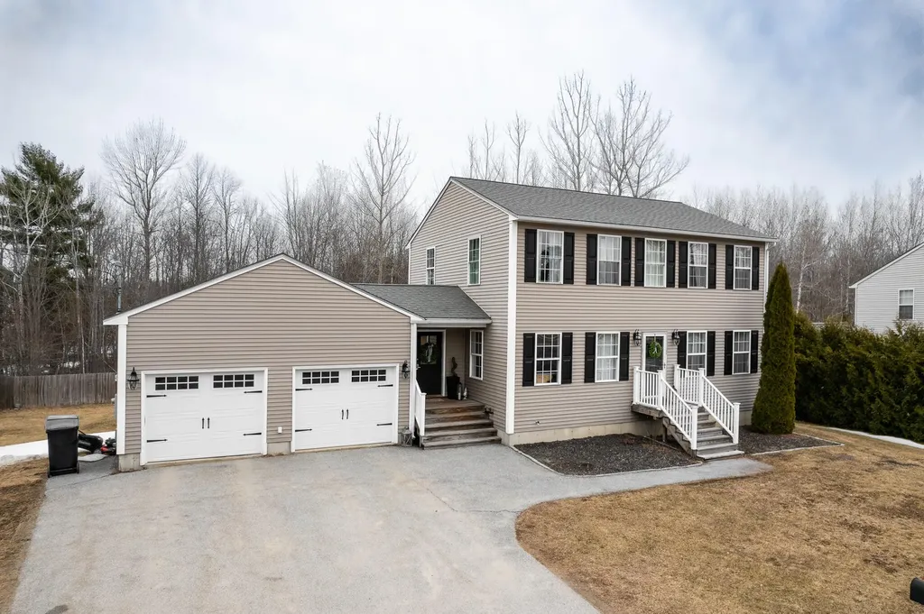 65 Benjamins Way Bangor ME 04401