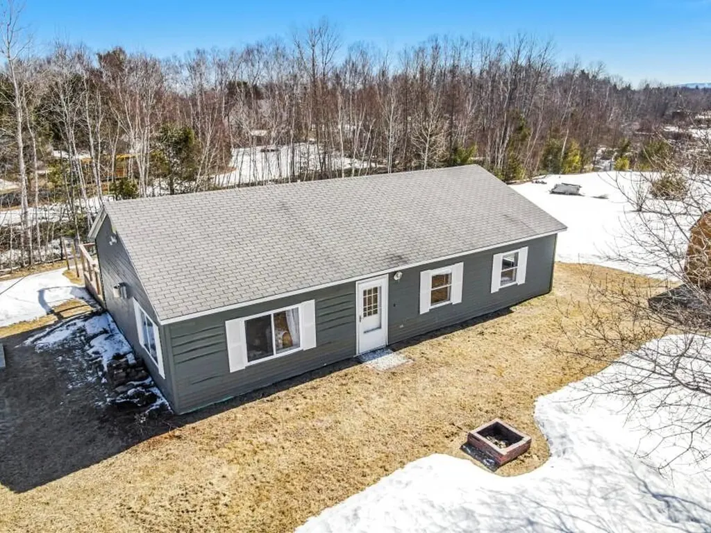 1619 Moosehead Trail Plymouth ME 04969
