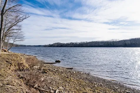 38 Agry Point Road Pittston ME 04345