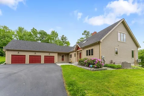 38 Agry Point Road Pittston ME 04345