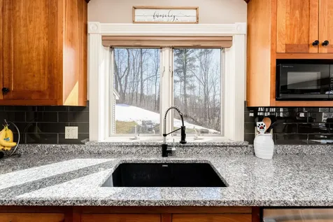 38 Agry Point Road Pittston ME 04345