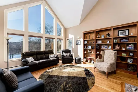 38 Agry Point Road Pittston ME 04345
