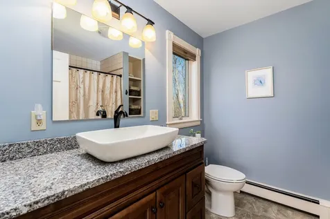 38 Agry Point Road Pittston ME 04345