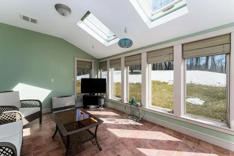 38 Agry Point Road Pittston ME 04345