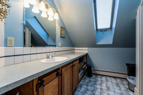38 Agry Point Road Pittston ME 04345