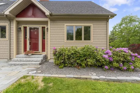 38 Agry Point Road Pittston ME 04345