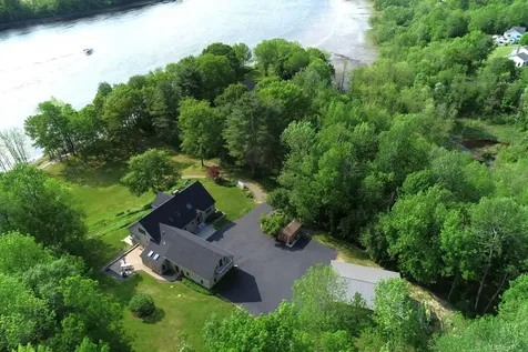38 Agry Point Road Pittston ME 04345