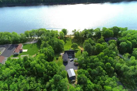 38 Agry Point Road Pittston ME 04345