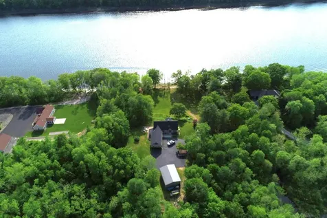38 Agry Point Road Pittston ME 04345