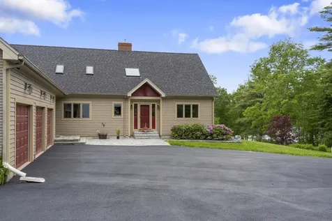 38 Agry Point Road Pittston ME 04345