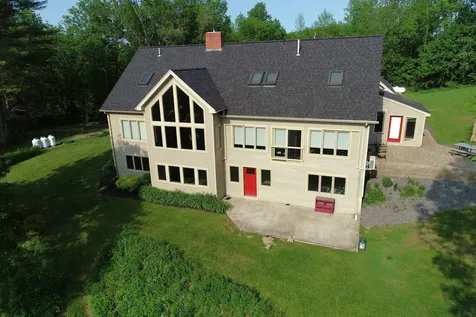 38 Agry Point Road Pittston ME 04345