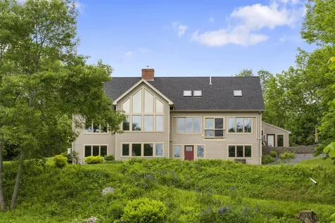38 Agry Point Road Pittston ME 04345