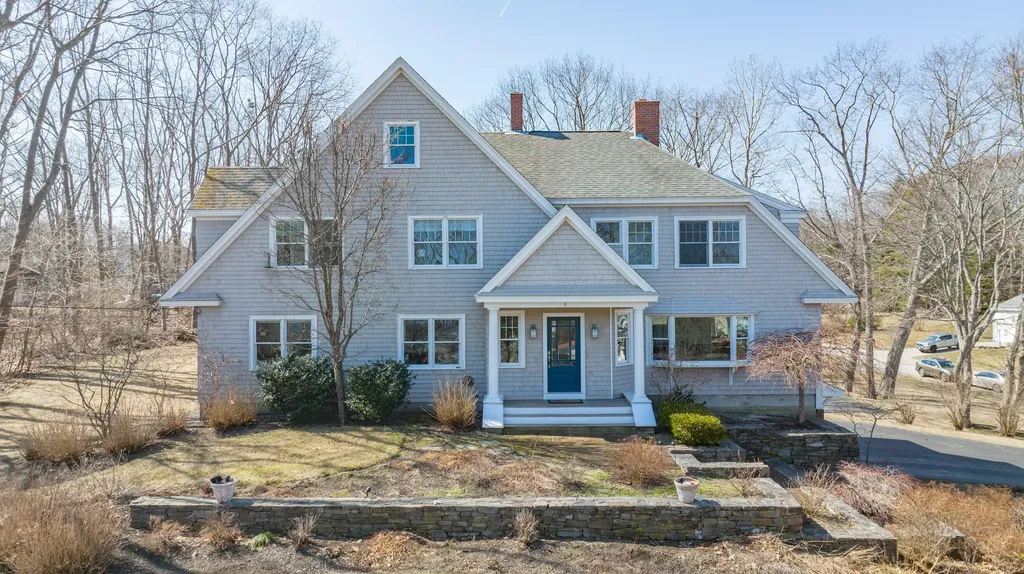 9 Waumbek Road Cape Elizabeth ME 04107