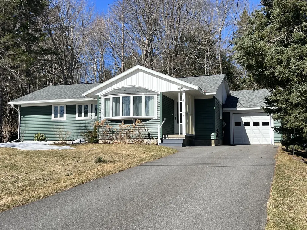 14 Noyes Drive Orono ME 04473