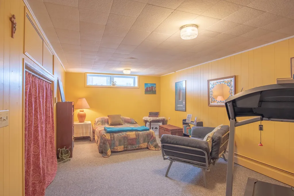 128 Dewitt Avenue Bangor ME 04401