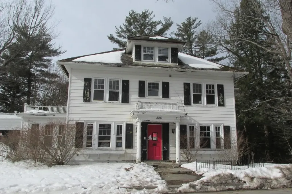 228 Winter Street Auburn ME 04210