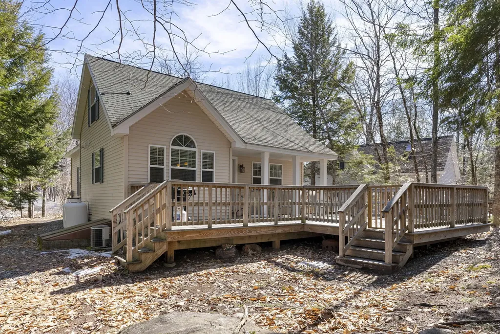 1675 Evergreen Way Casco ME 04015