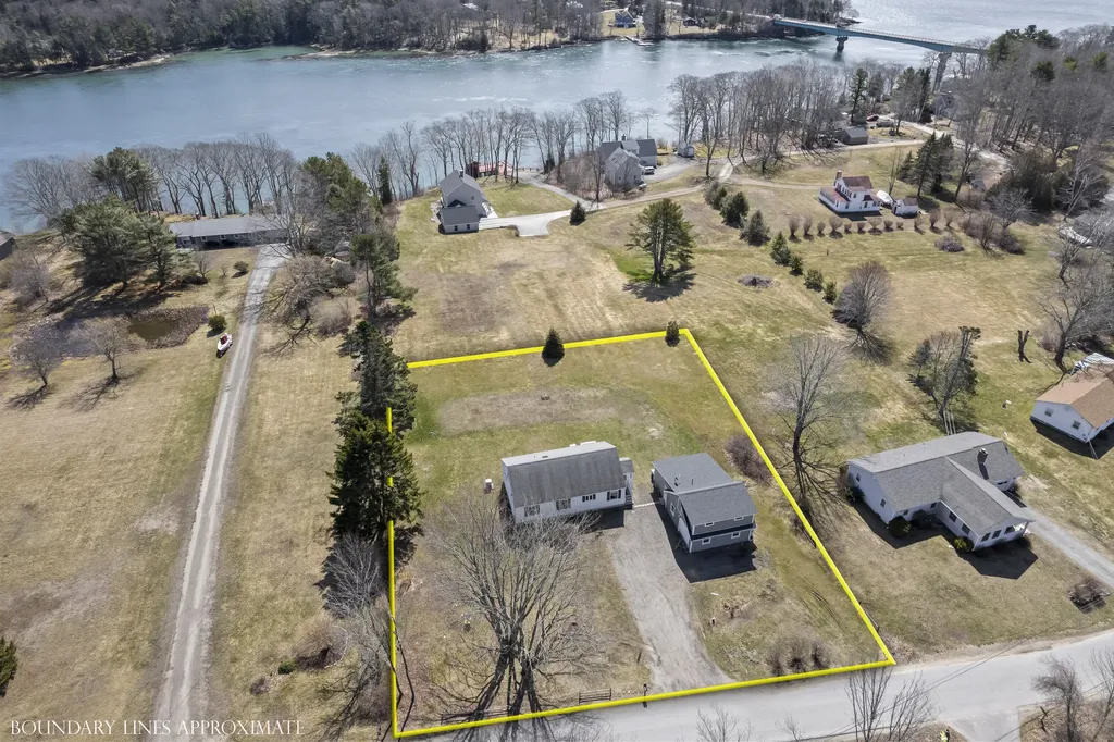 24 Hildreth Road Harpswell ME 04079