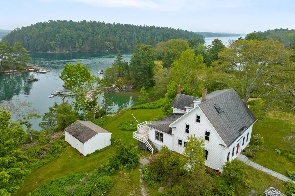 136 Back Narrows Road Boothbay ME 04537