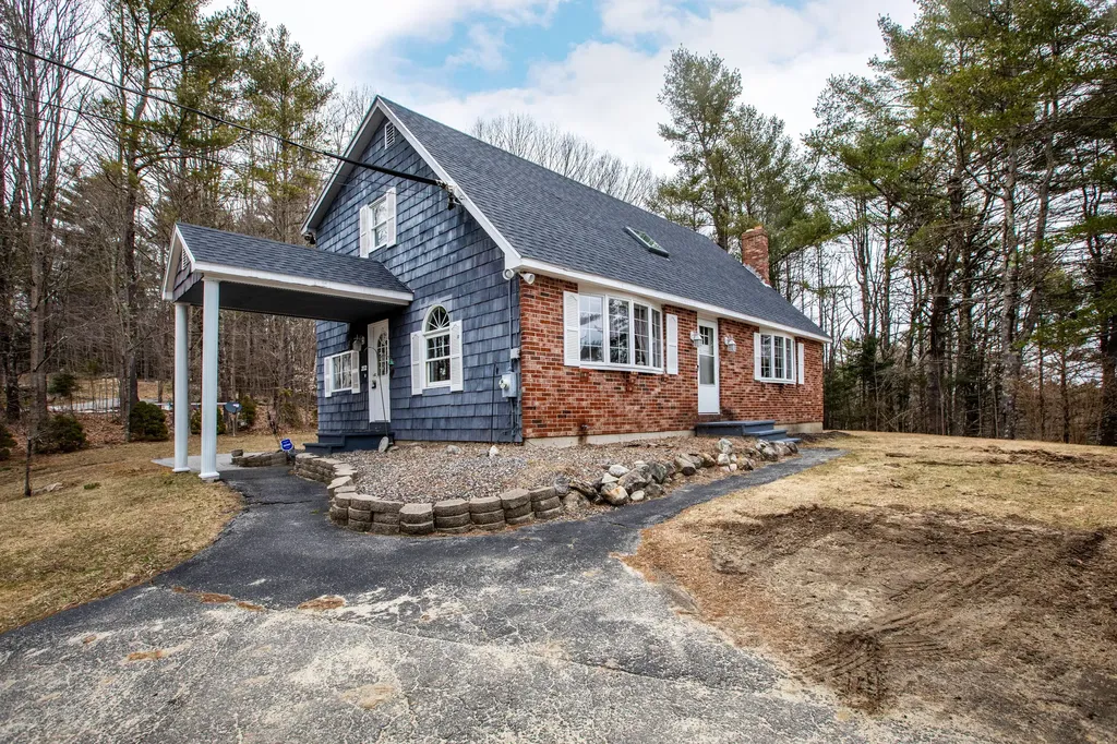 212 Pinewoods Road Lewiston ME 04240