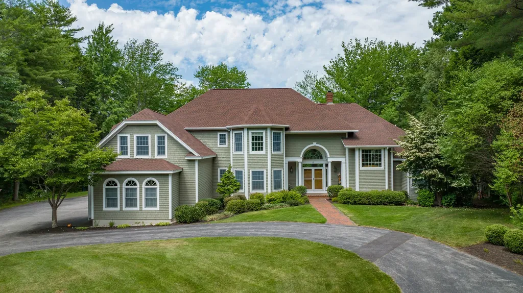 6 Baltusrol Circle Falmouth ME 04105