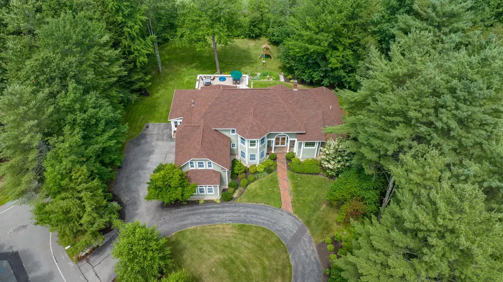 6 Baltusrol Circle Falmouth ME 04105